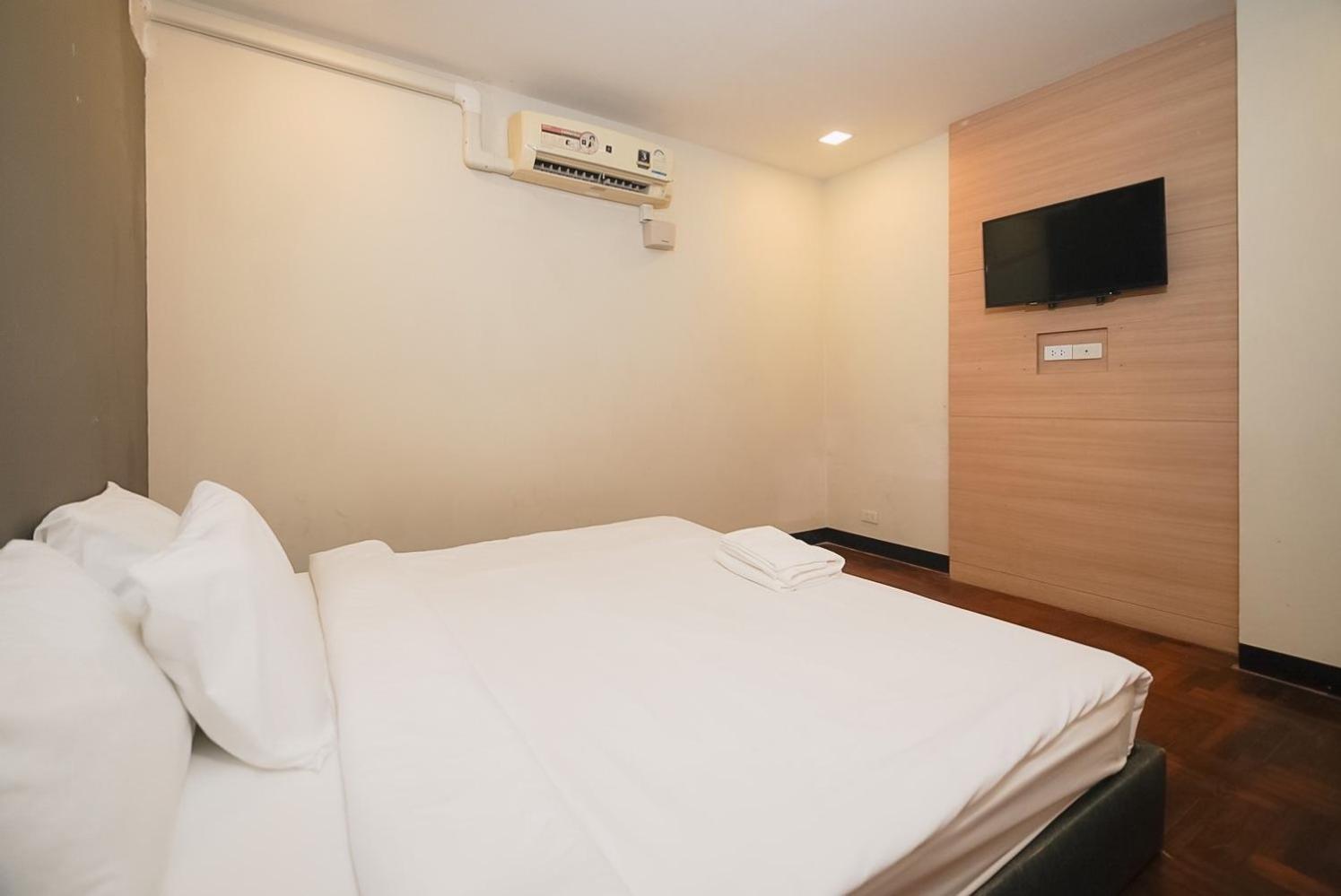 Z โกอินน์ สีลม - สถานีรถไฟฟ้าเซนต์หลุยส์ Go Inn Silom Bangkok Exterior photo